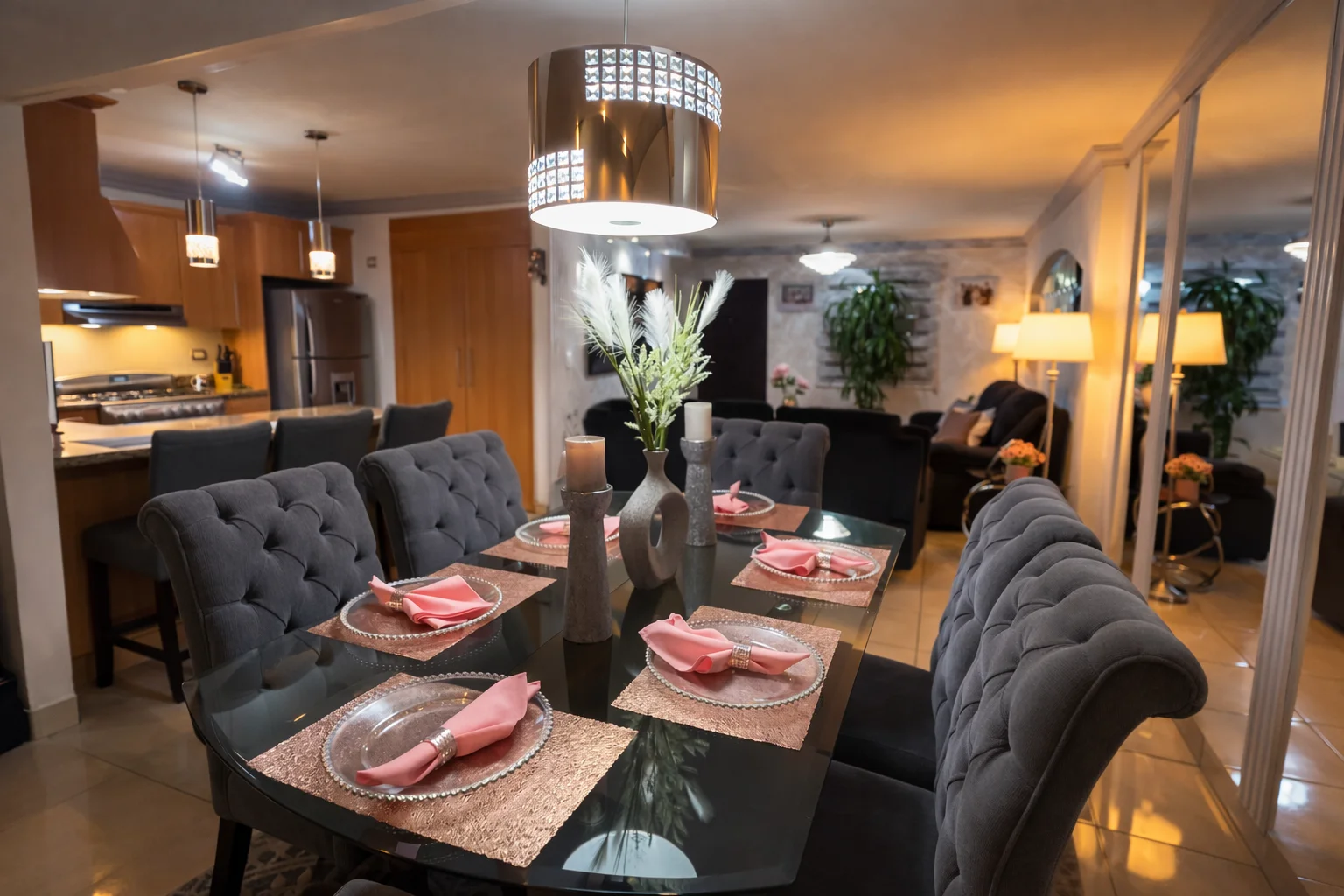 Casa con finos acabados en Marsella Residencial